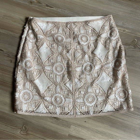 Express NEW sequined mini skirt Champagne Cream Side zip Lace Overlay Size 10 - Picture 5 of 11
